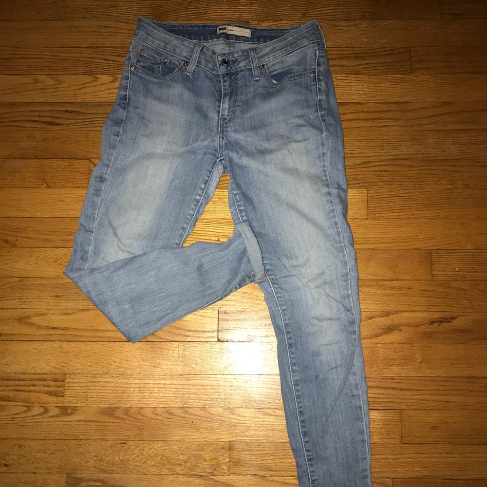 Levi light wash skinny jeans